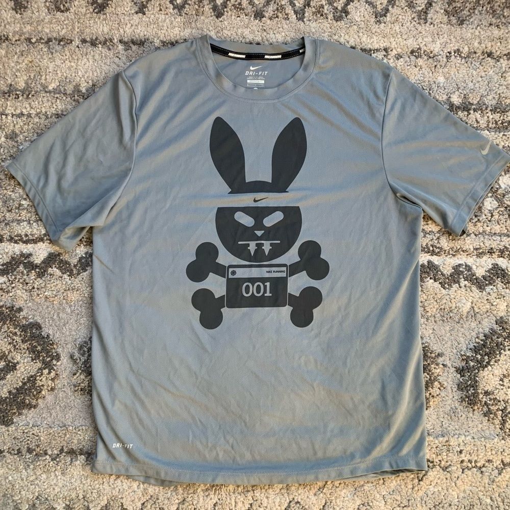 Nike Gray Short Sleeve Dri-Fit Tee Black Graphic Bunny Small